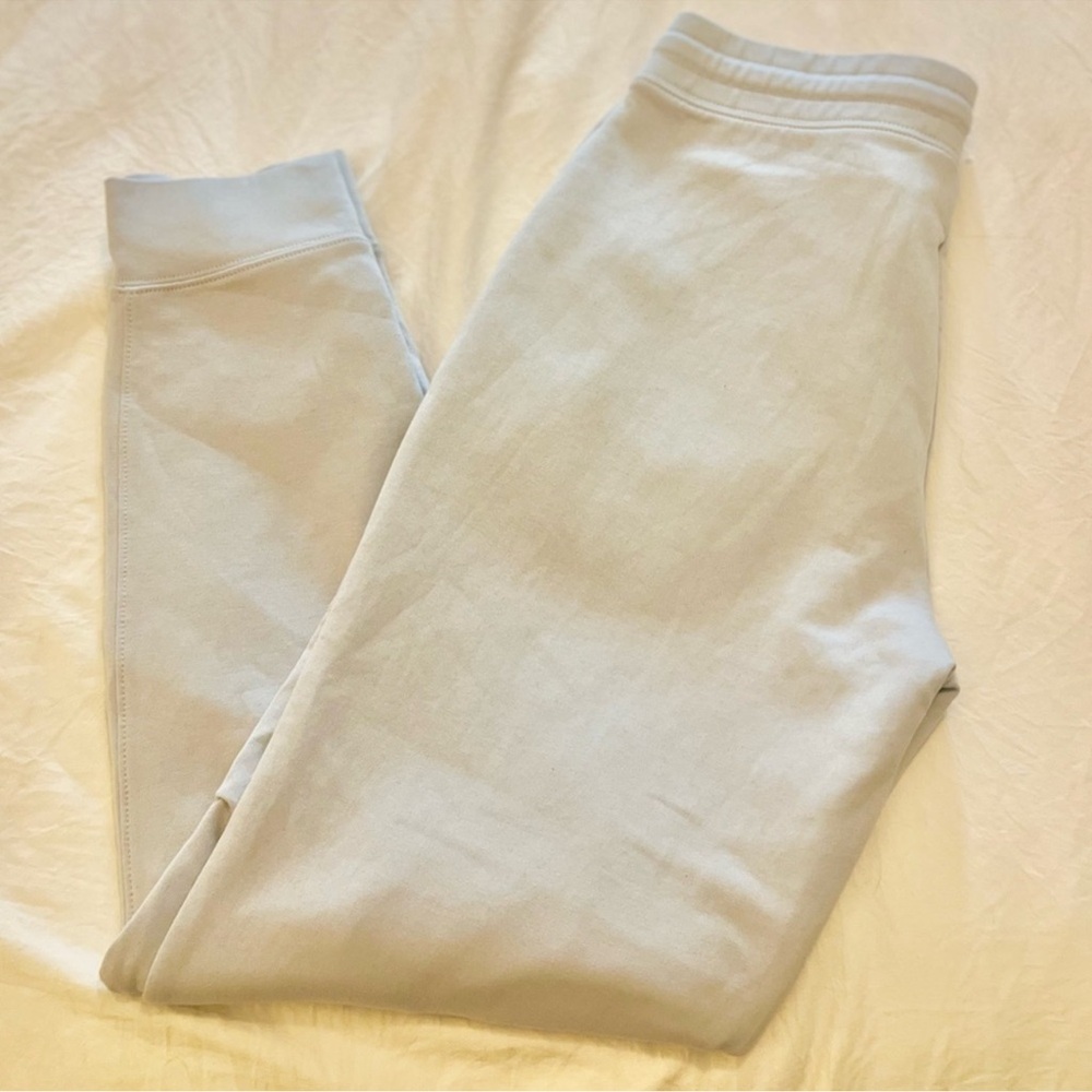 LIKE NEW! GapFit performance tech fleece jogger moto sweatpants - Picture 5 of 16